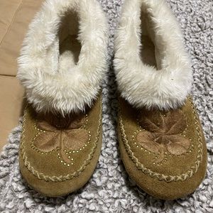 Women’s Lucky Brand moccasins